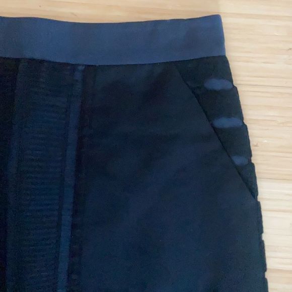 3.1 Philip Lim Women's Silk Navy and Black Mini Skirt With Pockets Womens Size 6 - Picture 2 of 8